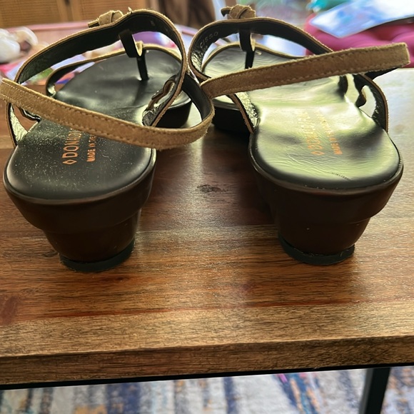 Donald J Pliner Women’s CISSO Sandals -Gold Metallic Size 8 - Picture 7 of 8